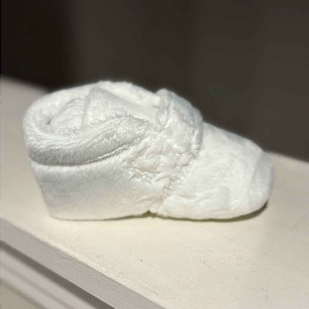 UGG Bixbee Infant Soft Baby Booties Slippers Pure White Sz 4/5~12-18 Months - Picture 3 of 10